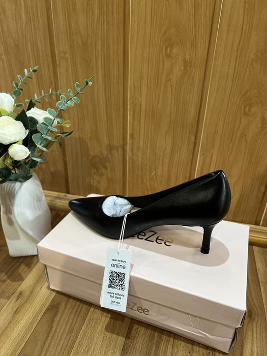 Жіночі туфлі на підборі