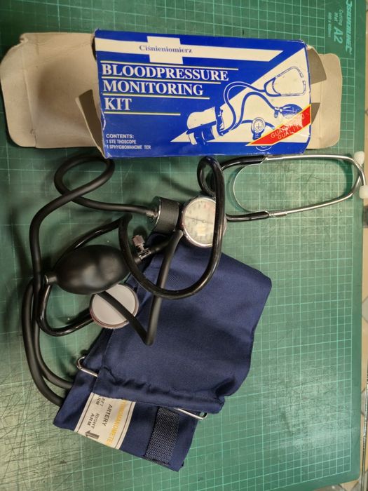 Ciśnieniomierz naramienny