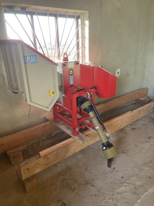 Японський мінітрактор Mitsubishi MTM250, повний привід