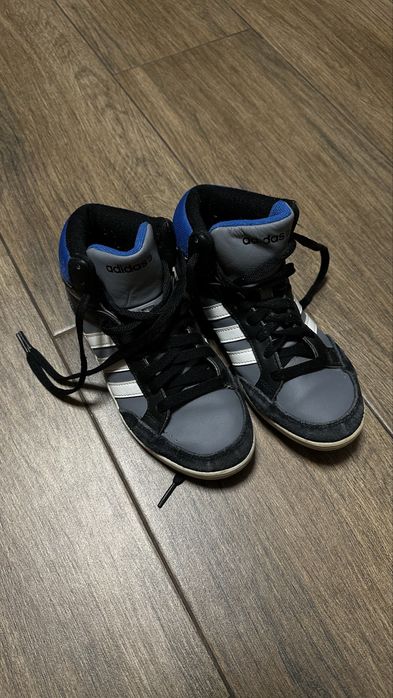 Продам дитячі Adidas кросівки, чоботи, взуття