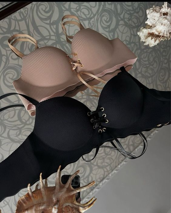 Бюстгалтери