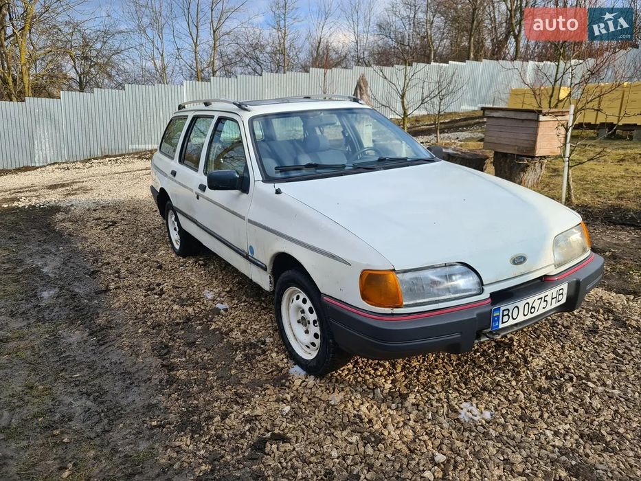 Продається авто Ford Sierra.