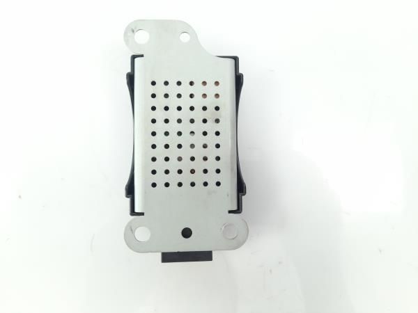 Amplificador de antena VOLKSWAGEN Golf VI (5K1)