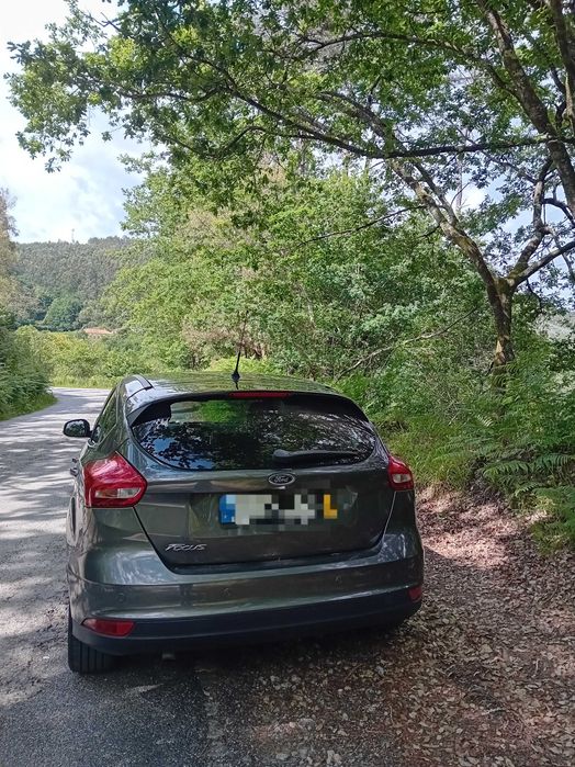Ford focus titanium em excelente estado