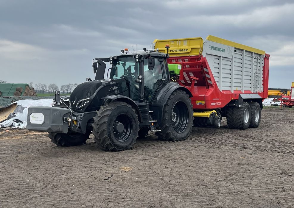 Zbiór traw nową przyczepą samozbierającą pottinger jumbo