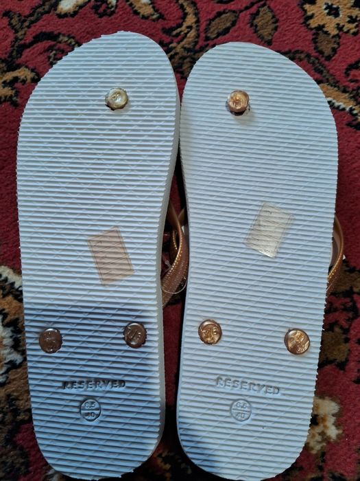 нові білі в'єтнамки Reserved з принтом листя монстери 40 26см