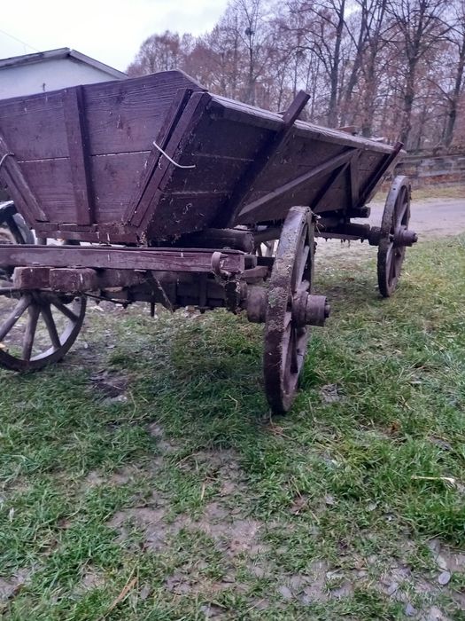 Продам фіру на дерев'яних колесах