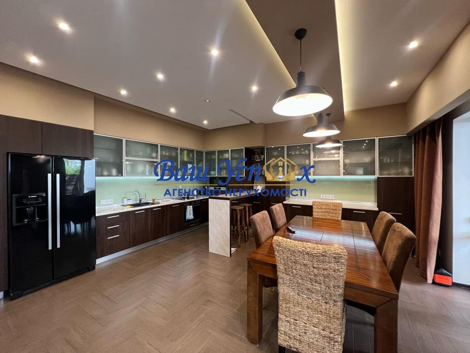 Продажа таунхауса  с ремонтом и террасой  Киев. район Жуляны.