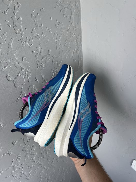 Saucony кросівки жіночі бігові