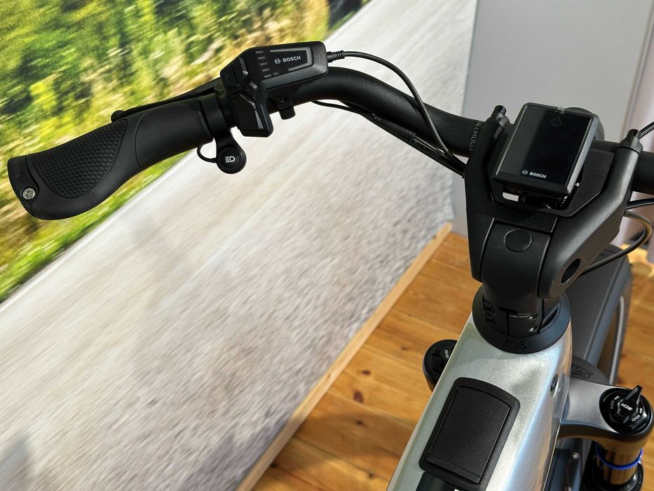 Nowy rower elektryczny RIESE & MULLER Charger5 Mixte Vario RATY 0%