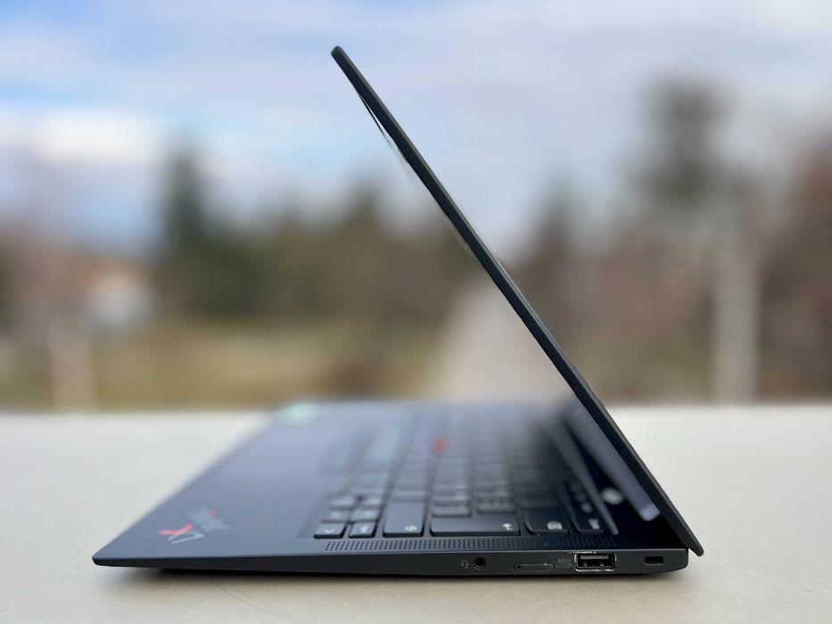 Сенсорний Lenovo ThinkPad X1 Carbon G9/i7-1185G7/16GB/512GB/14"WUXGA