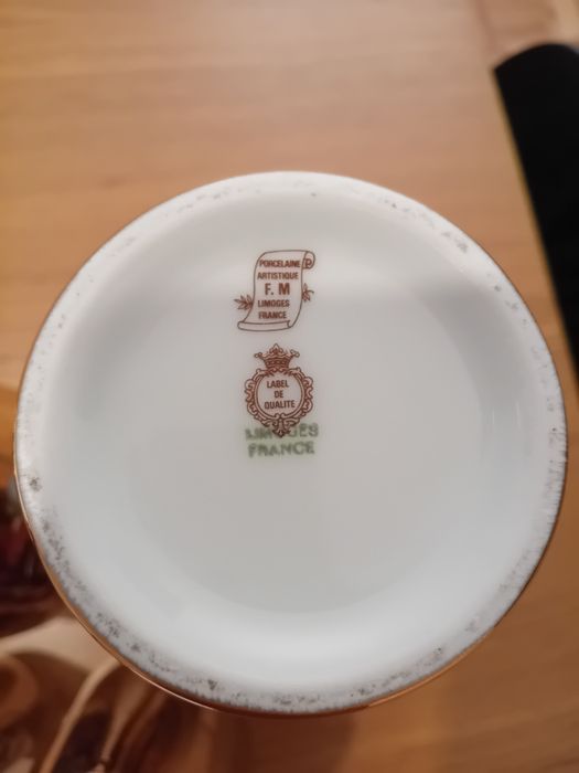 Vendo conjunto de quatro peças decoração Limoges