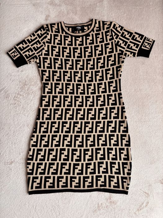 Плаття жіноче fendi