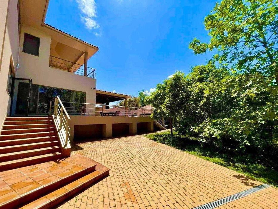 Дом с жилым подвалом 18 соток Свой парк 3 мастер спальни Б Фонтан