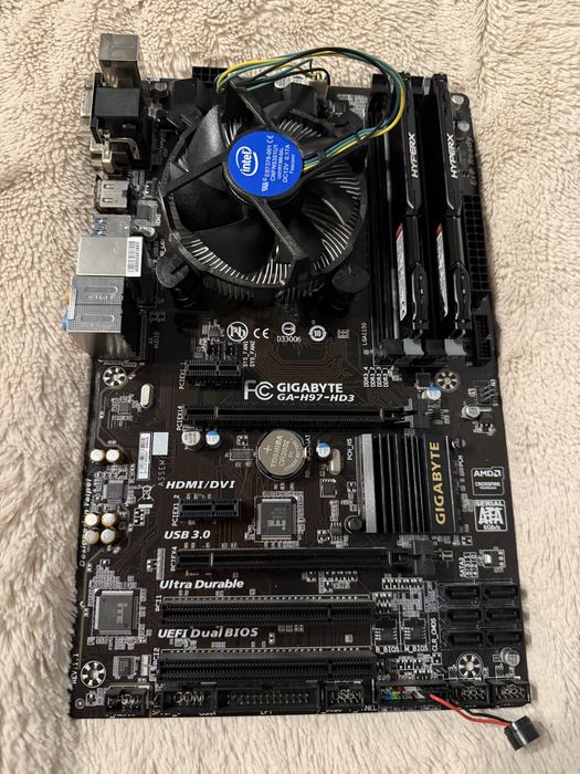 Gigabyte H97-HD3 + i7-4790 + 8GB HyperX DDR3