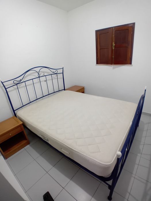 Cama de casal de ferro