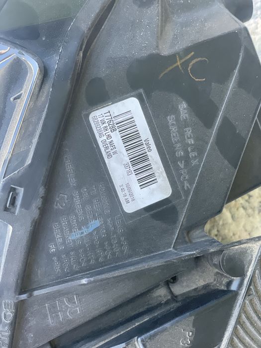 Фари Jeep Grand Cherokee