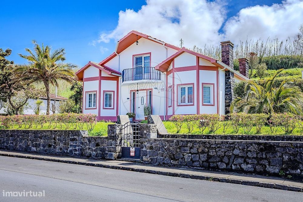 Moradia T4 para venda