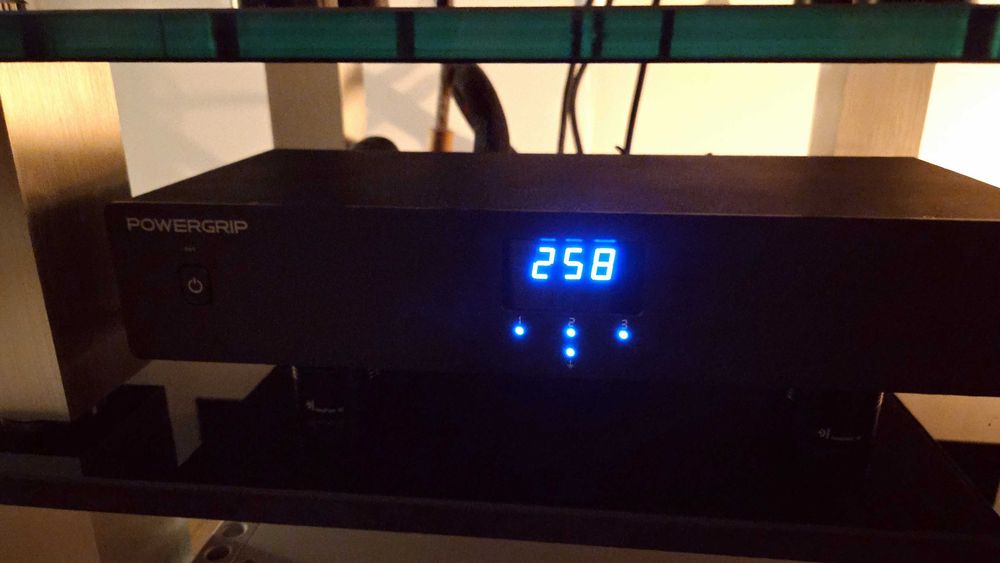 PowerGrip YG-2 Power Conditioner, Distributer and Filter, with HiFi Tuning Fuse