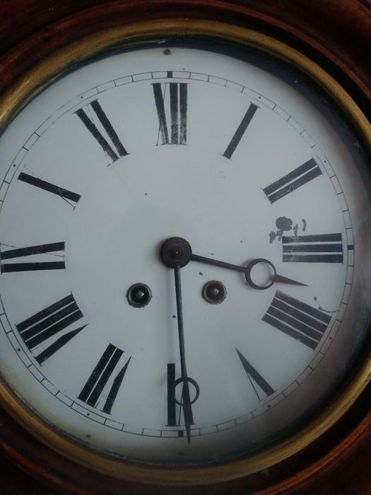 Антикварные часы настенные "Генри Мозеръ и К°"