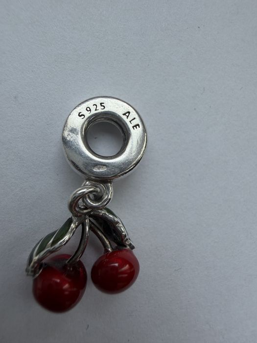 Pandora charms wisienki