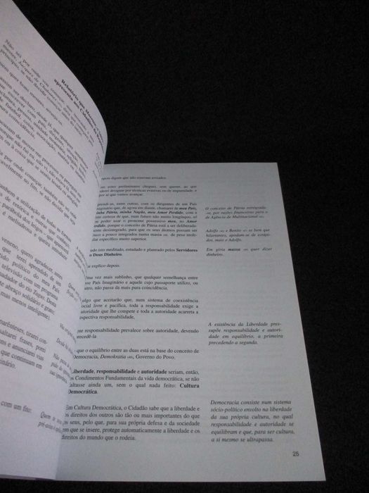 Livro Sátira Lusitana Ninfas Faunos Politiké e Centauros Martin Guia