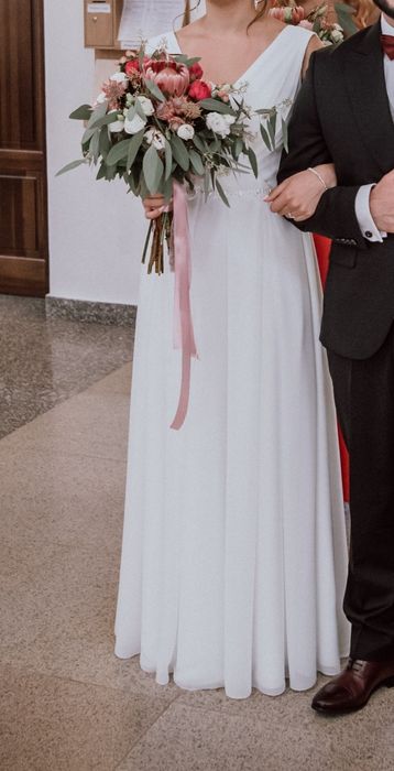 Delikatna suknia ślubna