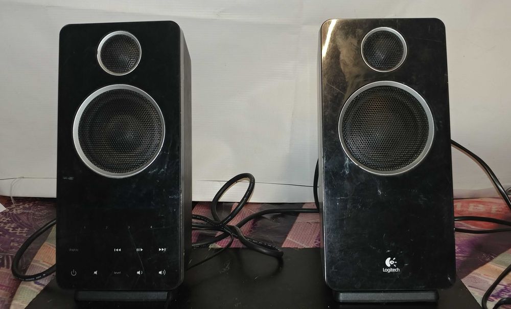 Колонки logitech z-10. Звук! 30Вт/канал. После ремонта.
