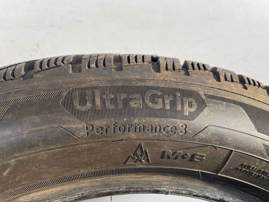 205/55R16 94H Goodyear UltraGrip Performance 3