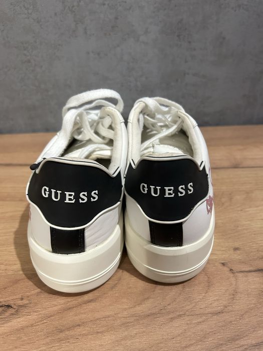 Кросівки GUESS р. 37