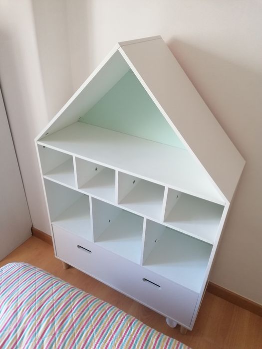 Móvel estante casinha