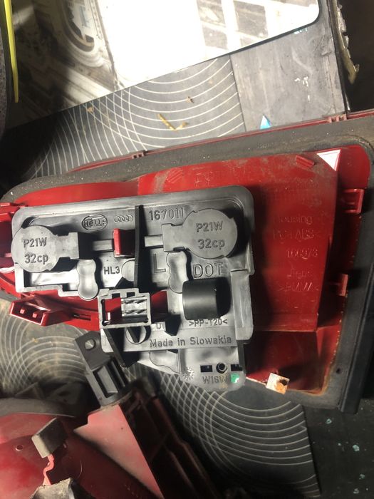 Lampy tyl audi a4 b8 przedlift