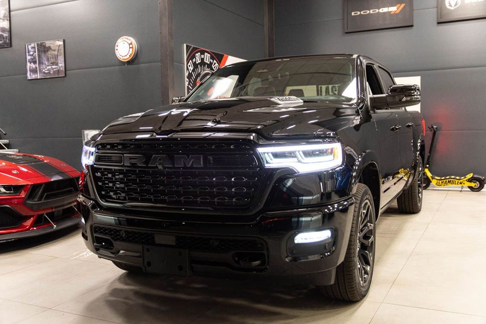 RAM 1500 topowy Limited Night od ręki!