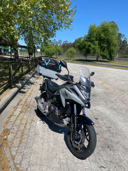 Vendo Nc750X ano de 2024 com 20.350 Km