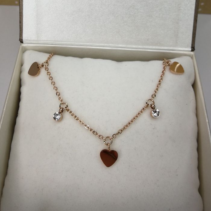 Nowy złoty naszyjnik z cyrkoniami i serduszkami rose gold różowe złoto