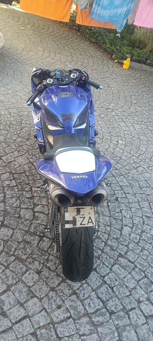 Yamaha R1 2005 - acidentada