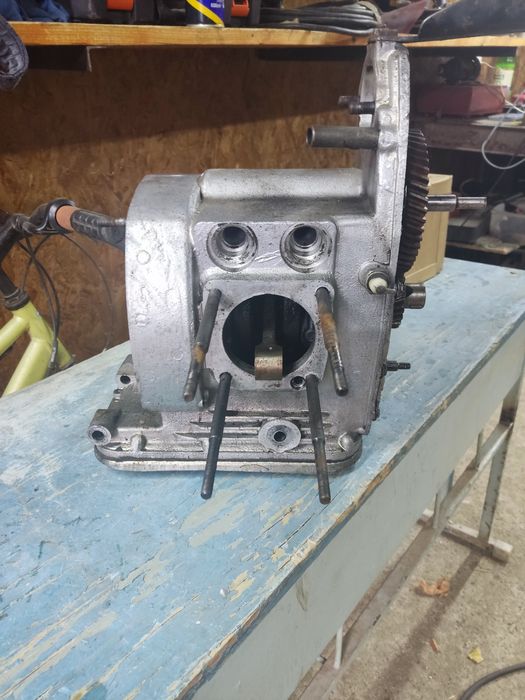 Продам двигун мт10-11 є усе до двигуна