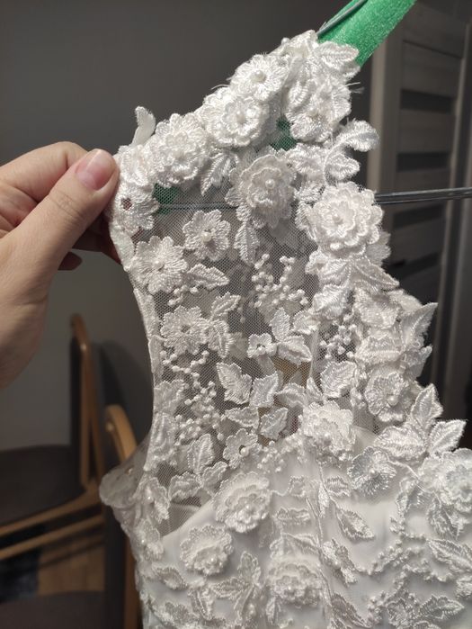 Suknia ślubna - śnieżnobiała