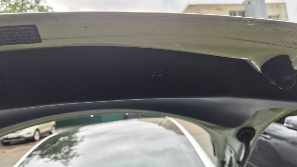Tesla model 3 2021 року
