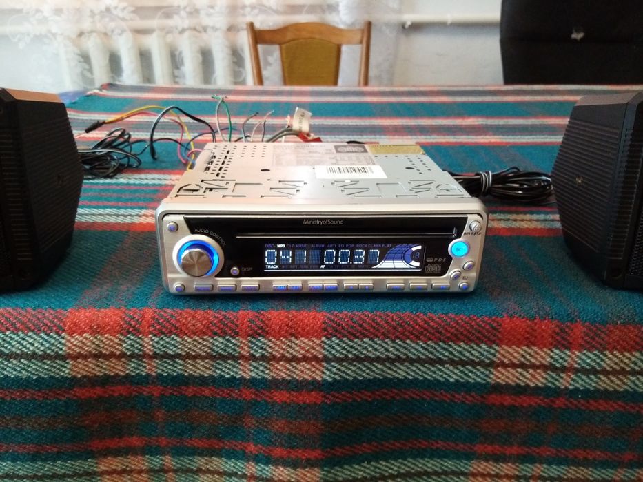 Продам автомагнітолу