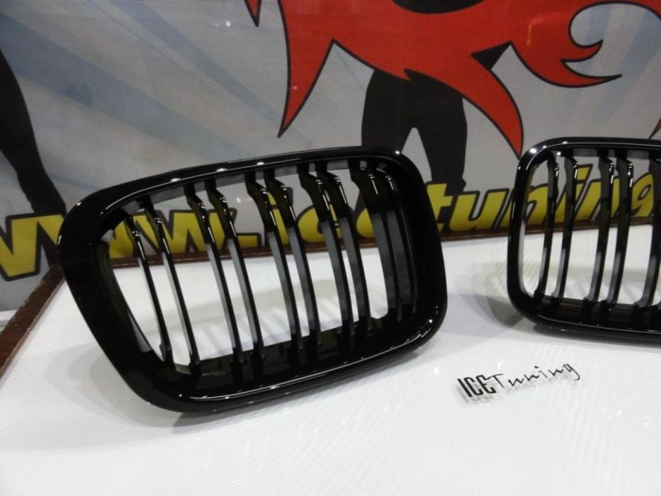 Grelha frontal em preto piano brilhante para BMW E46 98-01 M4 look / dupla lamina em plástico ABS