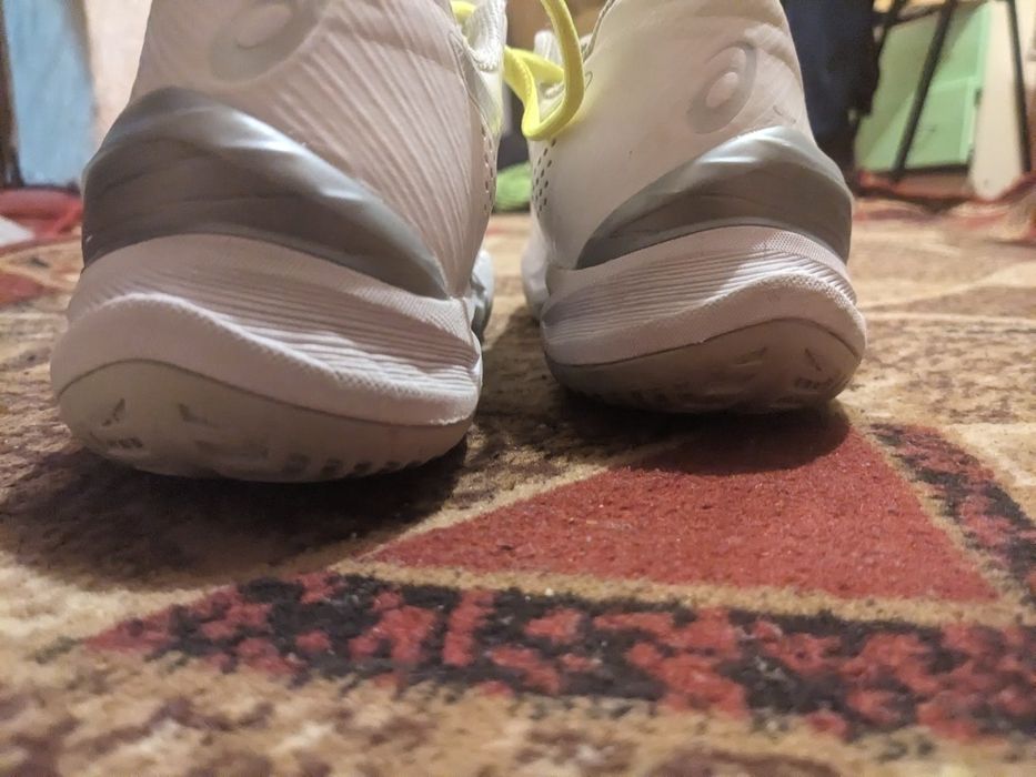 Волейбольні Asics groket 11 роспродаж