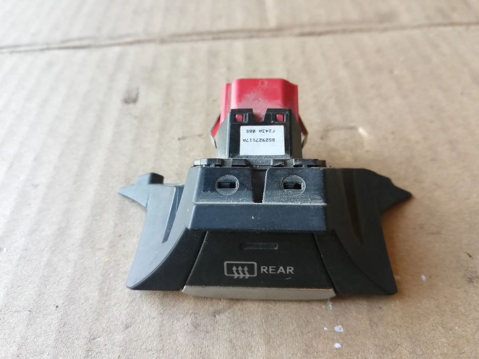 PRZYCISK PRZEŁĄCZNIK OGRZEWANIA SZYBY TYŁ TT 8S