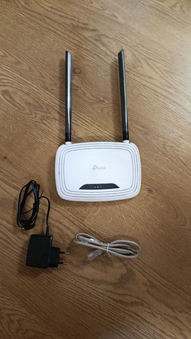 Продам Wi-fi роутер TP-link WR841N