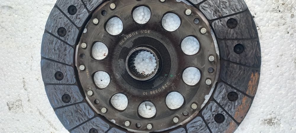 Демпферний маховик сцеплення C0704075 двухмасовий маховик bmw e87 2.0