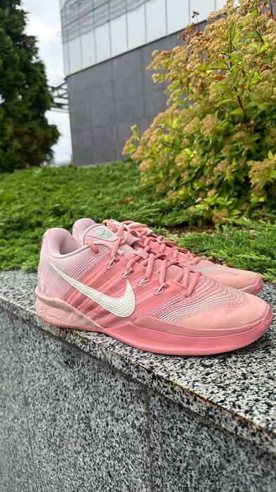 Nike Sabrina 3 [EUR 42, 43, 44.5] - NEW