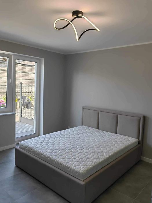 Łóżko sypialniane na wymiar