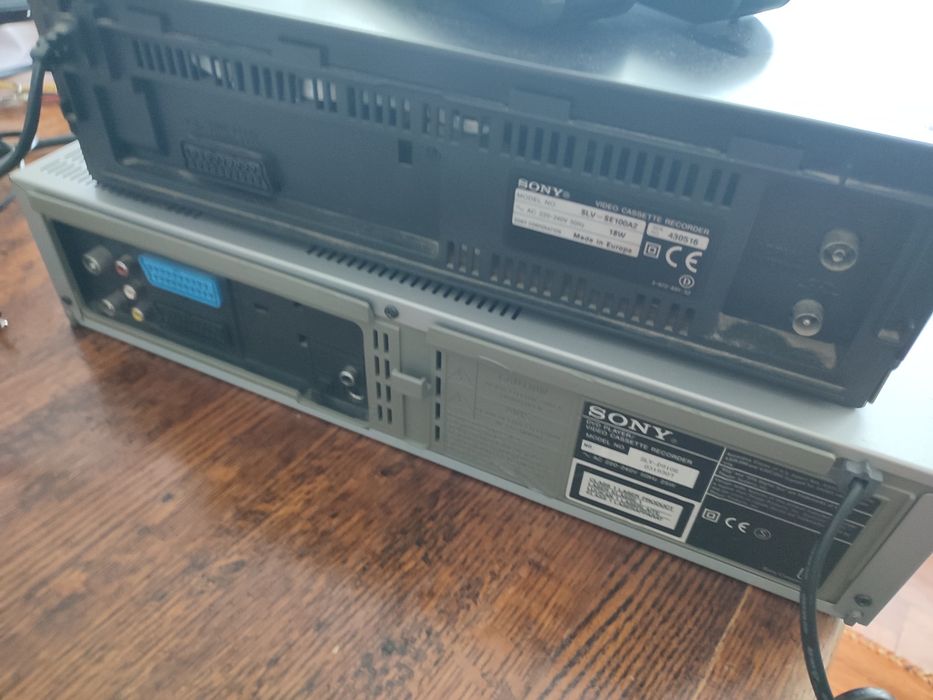 Video VHS e  video combo VHS -DVD