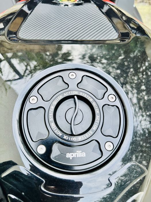 Aprilia Tuono/RSV4 Factory 1/1