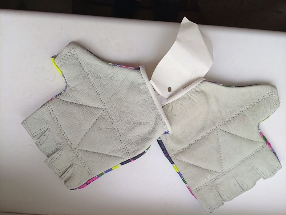 Перчатки для фітнеса,велоспорту і занять в тренажерному залі.